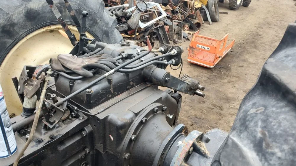 Zetor części zetor 7211 /7745x6340 /734 wieszak ramiona podnośnik mocowania proxima 8441 cześći – zdjęcie 4