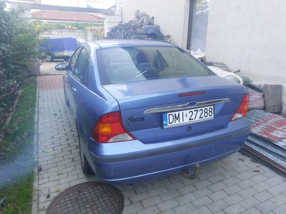 Ford focus mk1 sedan niebieski 1.8b prod.2001r. Przebieg 170tyskm – zdjęcie 3