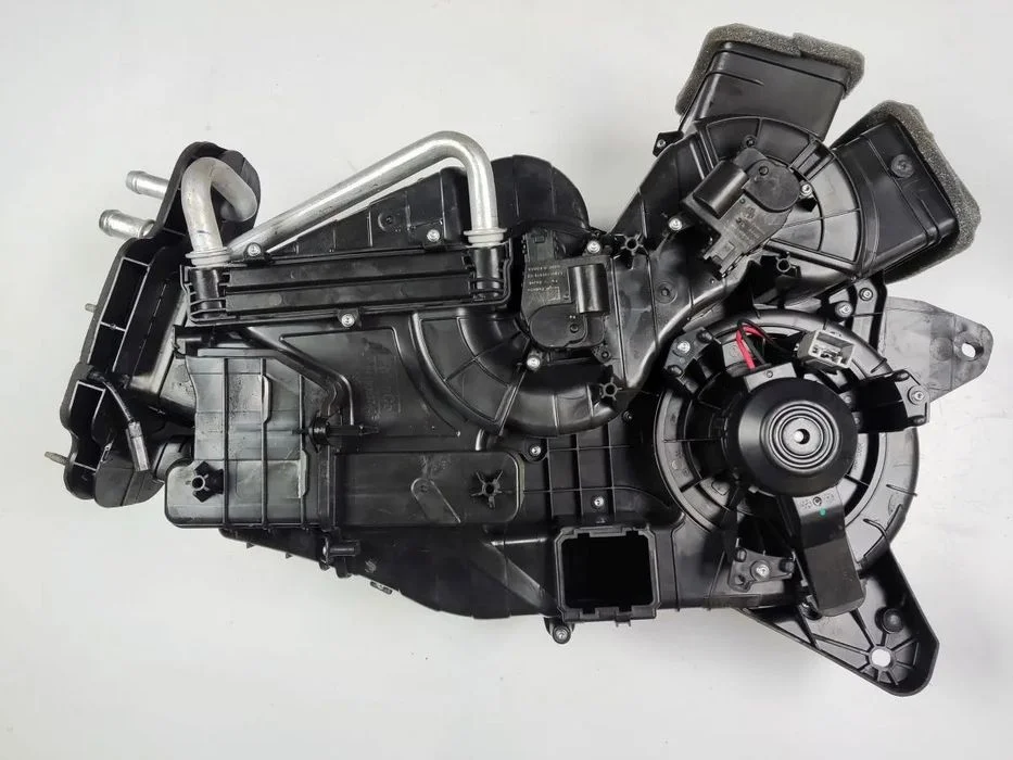 FORD EXPLORER 3.0 Phev od 2020r Nagrzewnica Tył – zdjęcie 3