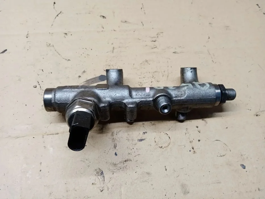 Listwa wtryskowa czujnik Audi Q5 3.0 TDI CTB 059130089BT 05A906051 – zdjęcie 2