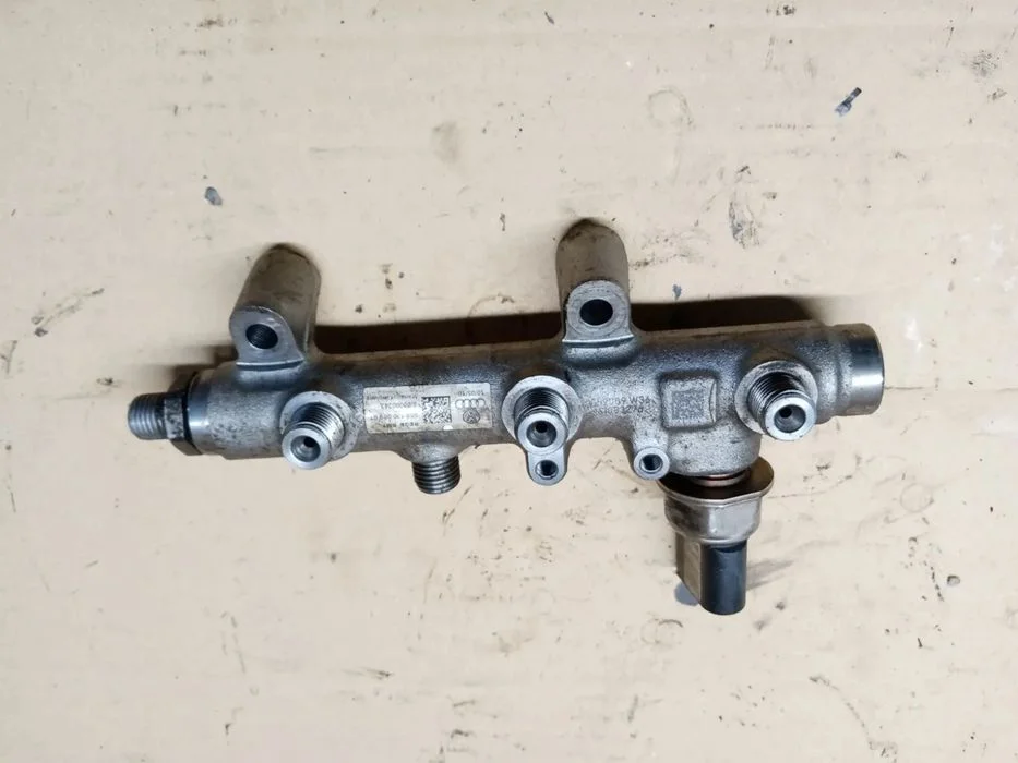 Listwa wtryskowa czujnik Audi Q5 3.0 TDI CTB 059130089BT 05A906051