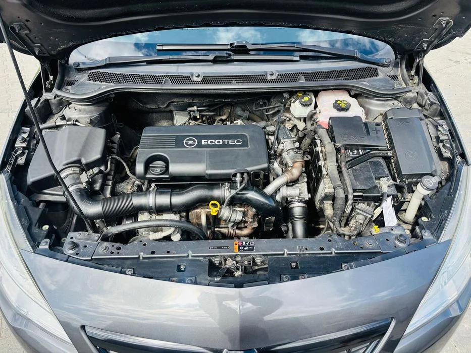 Opel Astra J Kombi 2011 – zdjęcie 5