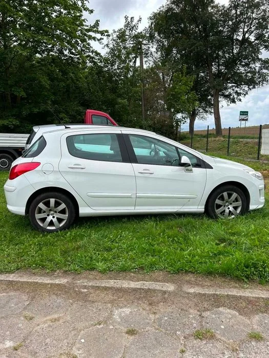 Peugeot 308 2009r – zdjęcie 2