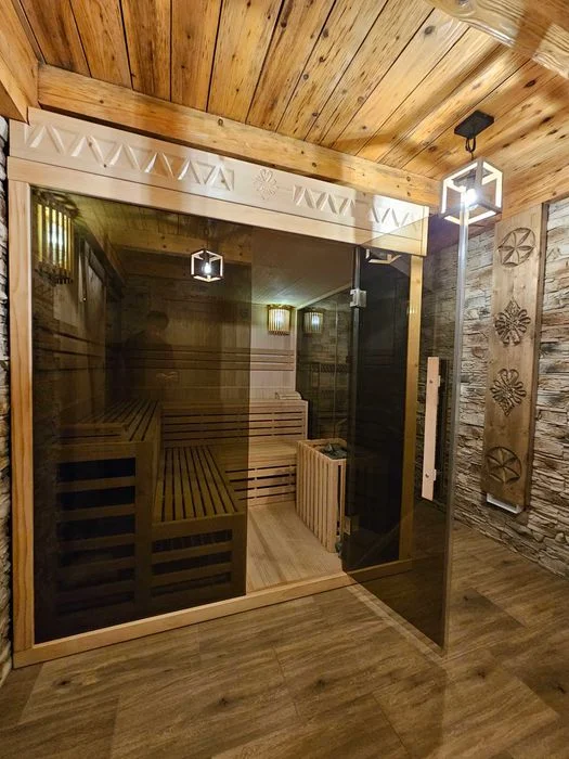 Domek z jacuzzi i sauną w górach na wyłączność – zdjęcie 12