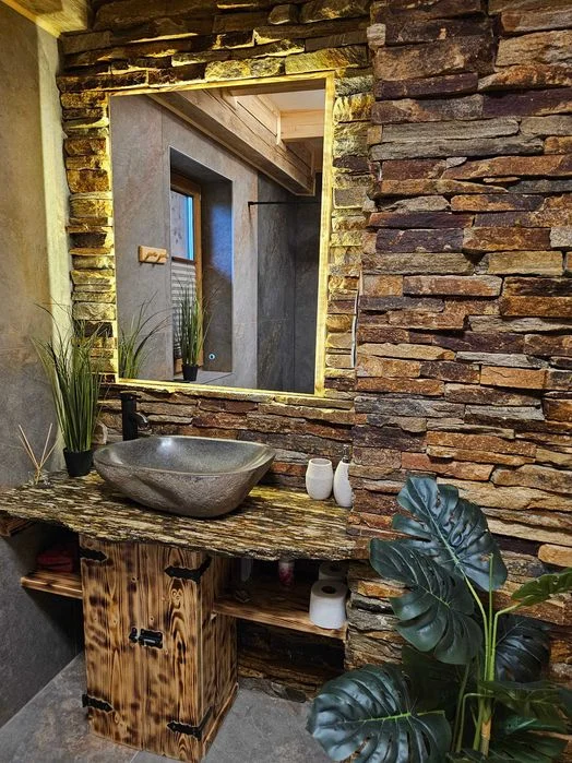 Domek z jacuzzi i sauną w górach na wyłączność – zdjęcie 10