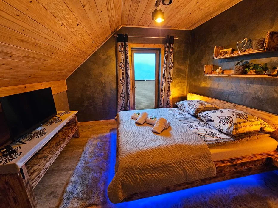 Domek z jacuzzi i sauną w górach na wyłączność – zdjęcie 3