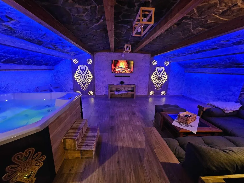 Domek z jacuzzi i sauną w górach na wyłączność