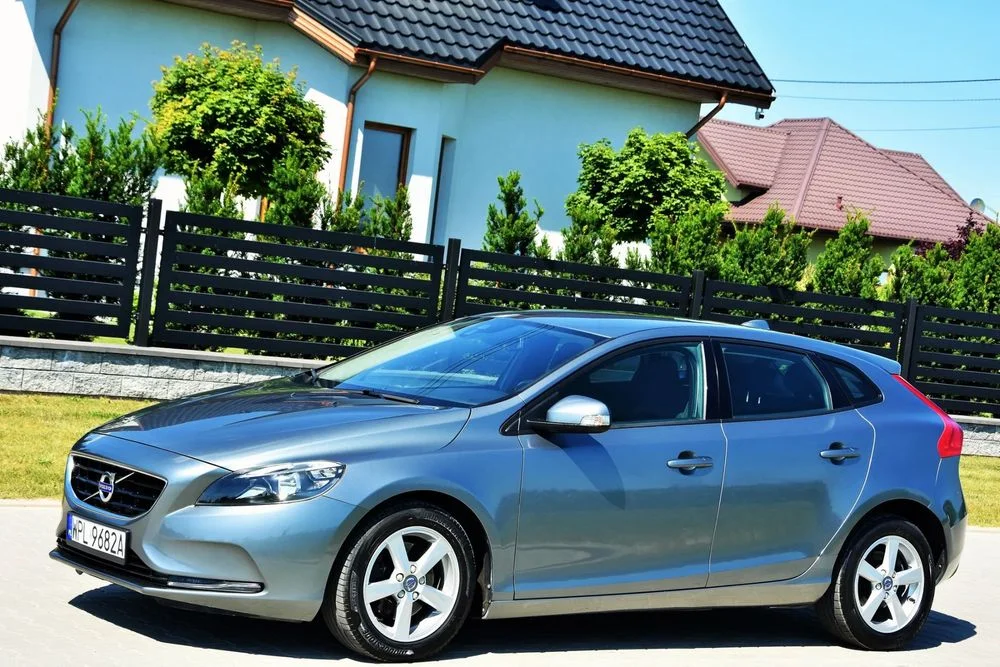 Volvo V40 VOLVO V40 2.0-120Km_LED_NAVI*Klima*ALU Zarejestrowany – zdjęcie 4