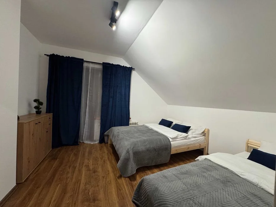 WILLA PROSTA – duży dom dla 20 osób z sauną i balią w górach Relaks w Górach – Domki nad Jeziorem z Jacuzzi – zdjęcie 10