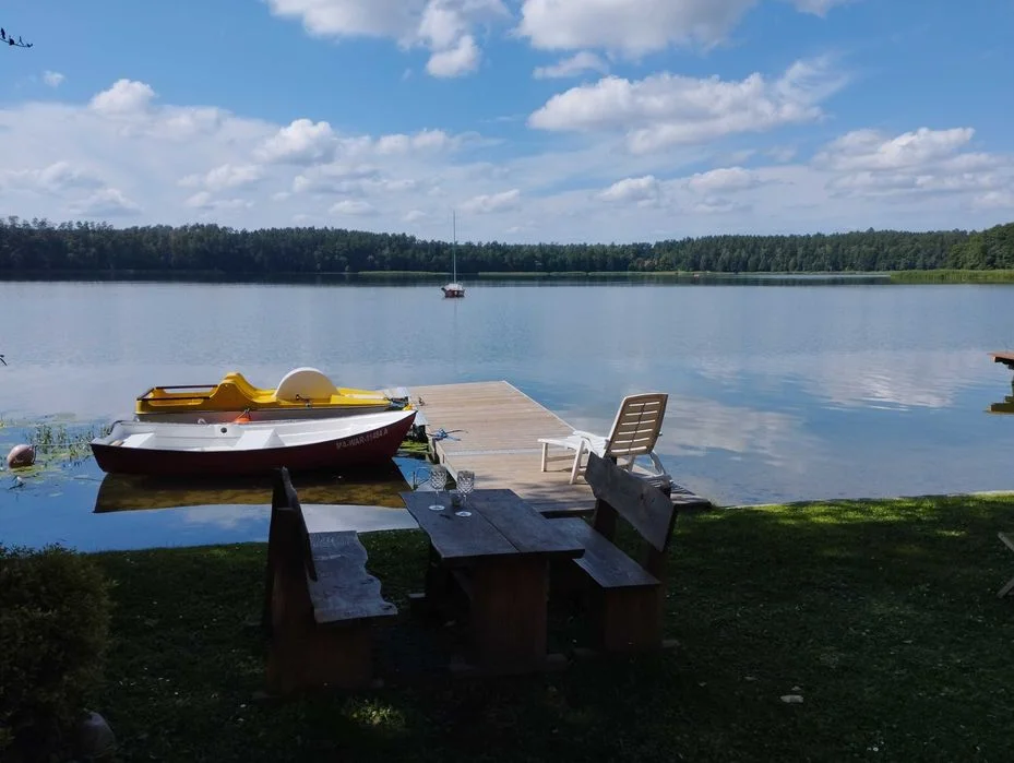 Domek nad samym jeziorem, Mazury.. Październik, Listopad.