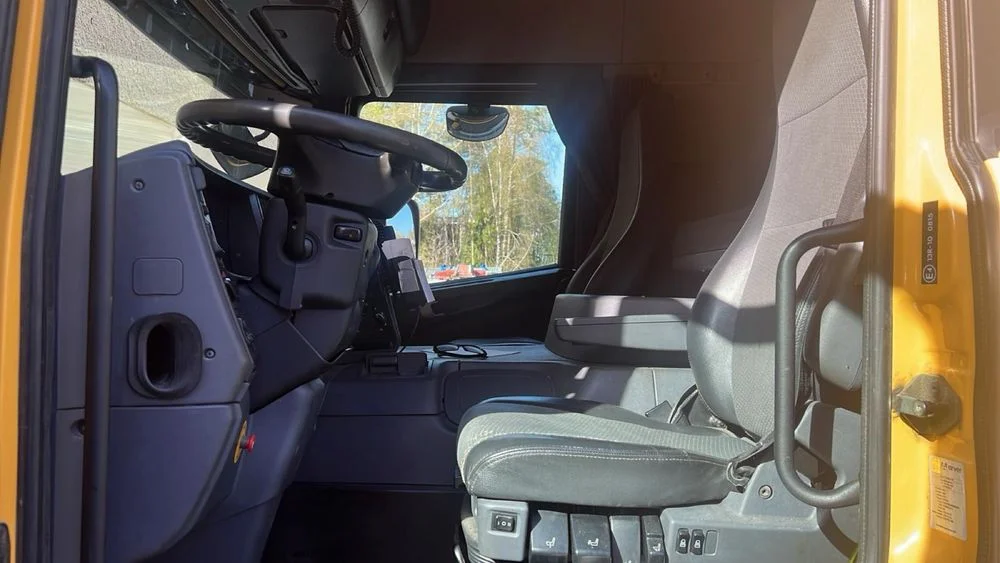 Scania p 360 6x2. Blokada 2010 r nie pracowala w kraju – zdjęcie 5