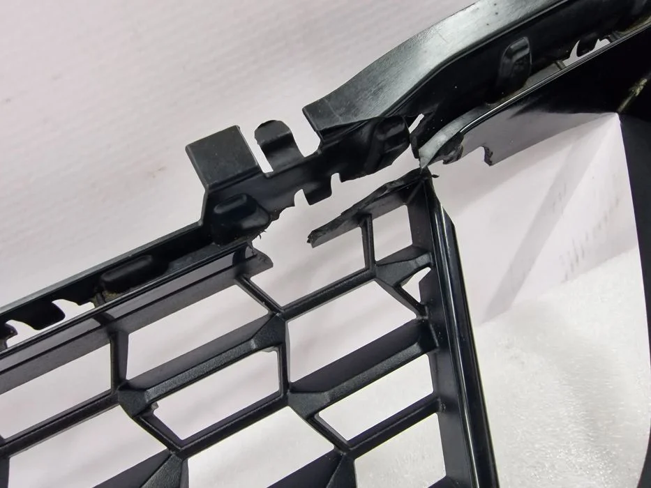 Bmw G30 / G31 Lift M-Pakiet 20- Kratka Środkowa Zderzaka Przedniego Przód , Nr 51118098664 , Nr Aukcji Kr42 – zdjęcie 8