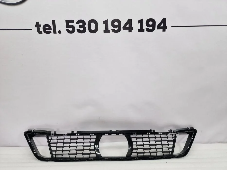 Bmw G30 / G31 Lift M-Pakiet 20- Kratka Środkowa Zderzaka Przedniego Przód , Nr 51118098664 , Nr Aukcji Kr42