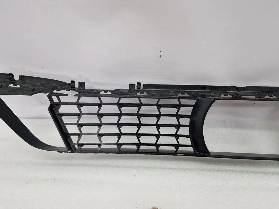 Bmw G30 / G31 Lift M-Pakiet 20- Kratka Środkowa Zderzaka Przedniego Przód , Nr 51118098664 , Nr Aukcji Kr42 – zdjęcie 11