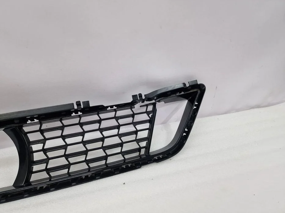 Bmw G30 / G31 Lift M-Pakiet 20- Kratka Środkowa Zderzaka Przedniego Przód , Nr 51118098664 , Nr Aukcji Kr42 – zdjęcie 7