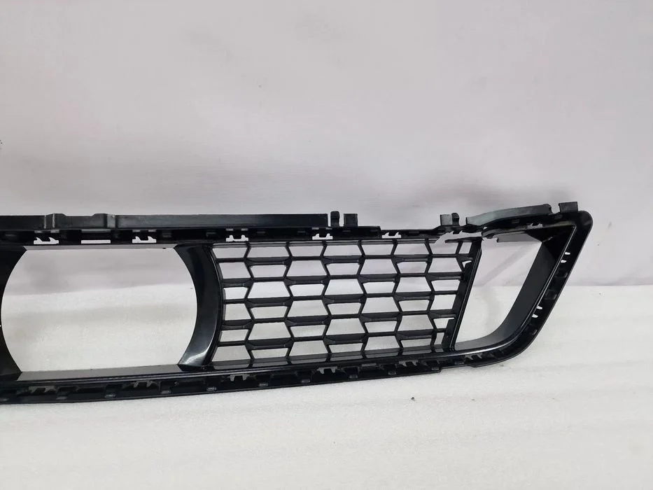 Bmw G30 / G31 Lift M-Pakiet 20- Kratka Środkowa Zderzaka Przedniego Przód , Nr 51118098664 , Nr Aukcji Kr42 – zdjęcie 6