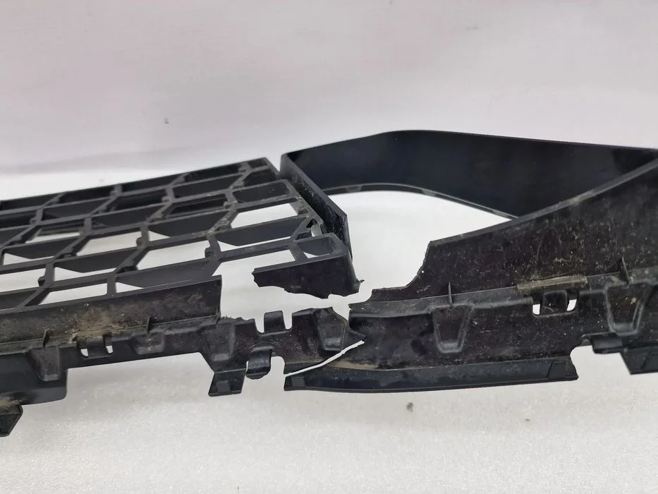 Bmw G30 / G31 Lift M-Pakiet 20- Kratka Środkowa Zderzaka Przedniego Przód , Nr 51118098664 , Nr Aukcji Kr42 – zdjęcie 10