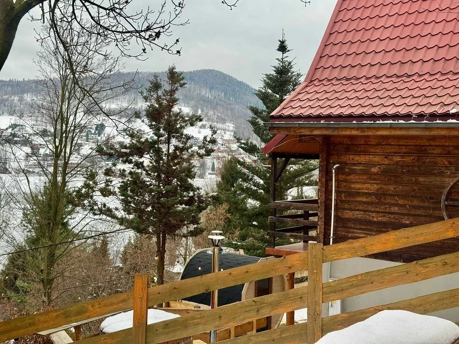 Kameralny domek w górach jacuzzi, grill i natura od 120 zł/osoba Domki z balią w górach nad jeziorem, idealne na panieńskie, relaks i wspólne chwile – zdjęcie 10