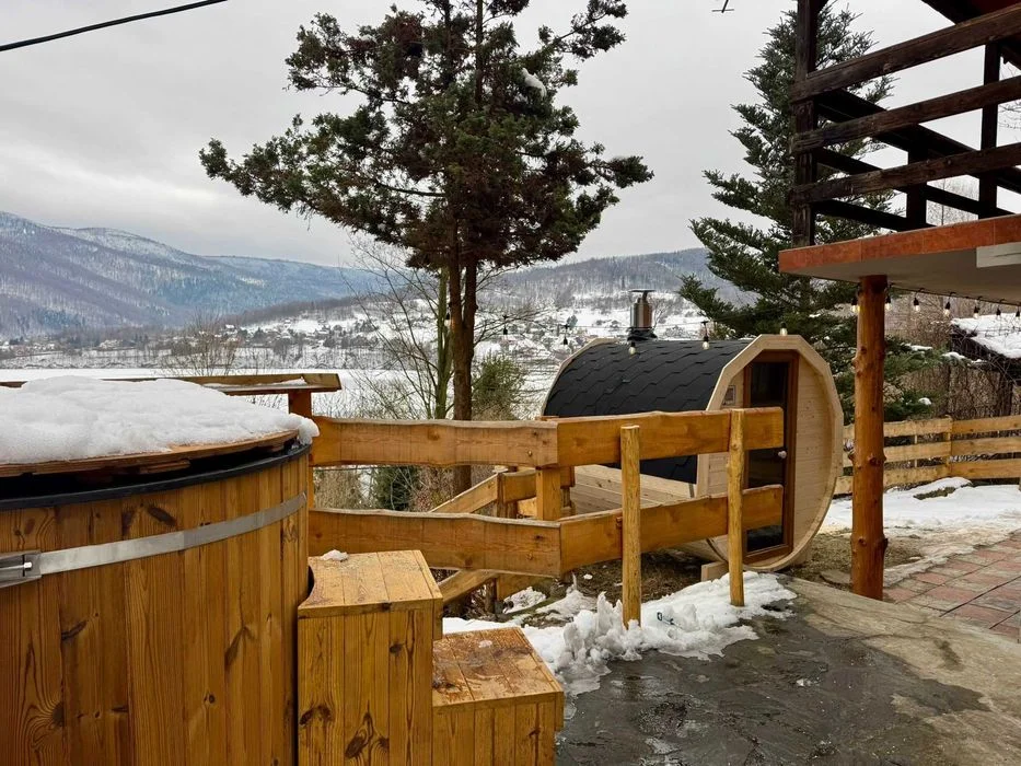 Kameralny domek w górach jacuzzi, grill i natura od 120 zł/osoba Domki z balią w górach nad jeziorem, idealne na panieńskie, relaks i wspólne chwile