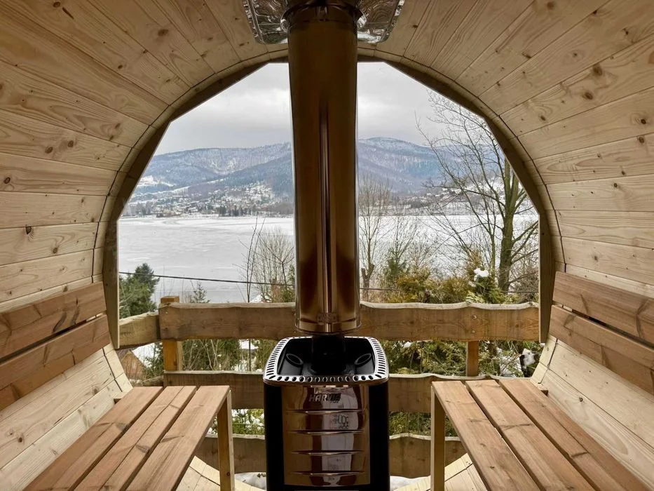 Kameralny domek w górach jacuzzi, grill i natura od 120 zł/osoba Domki z balią w górach nad jeziorem, idealne na panieńskie, relaks i wspólne chwile – zdjęcie 5