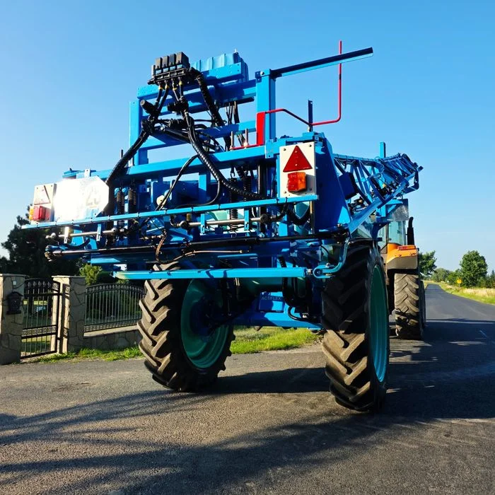 Opryskiwacz berthoud 2500 l 21m arag – zdjęcie 6
