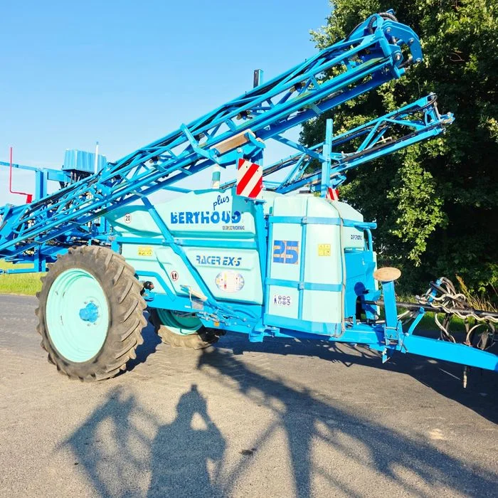 Opryskiwacz berthoud 2500 l 21m arag – zdjęcie 5