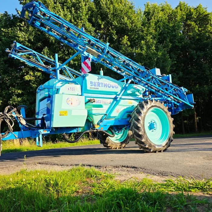 Opryskiwacz berthoud 2500 l 21m arag – zdjęcie 3