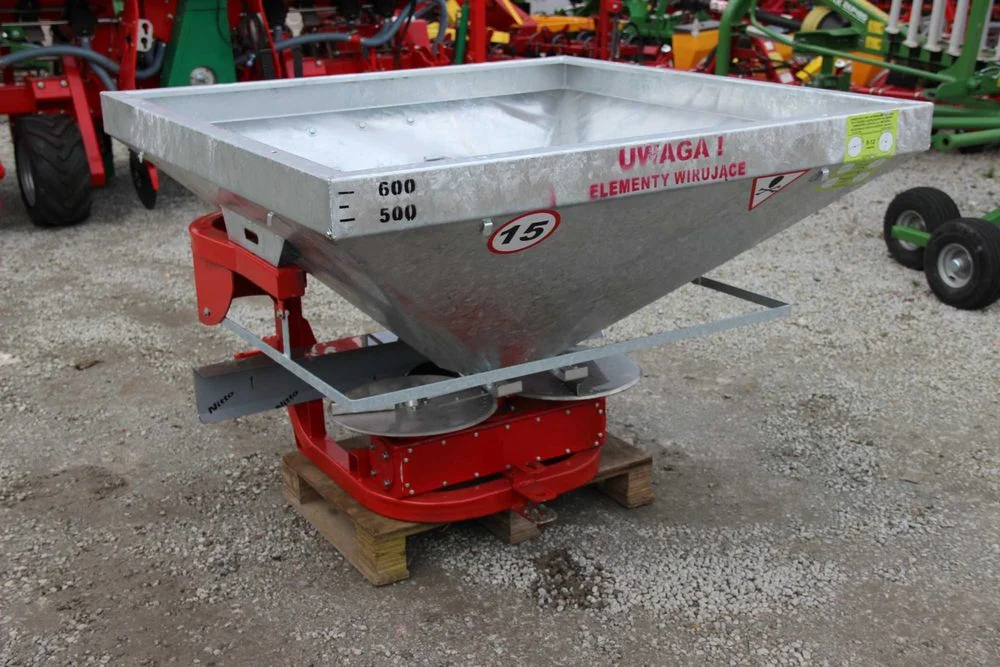 Rozsiewacz do nawozu dwutarczowy jednokomorowy ABRA 2 600L 800 L – zdjęcie 6