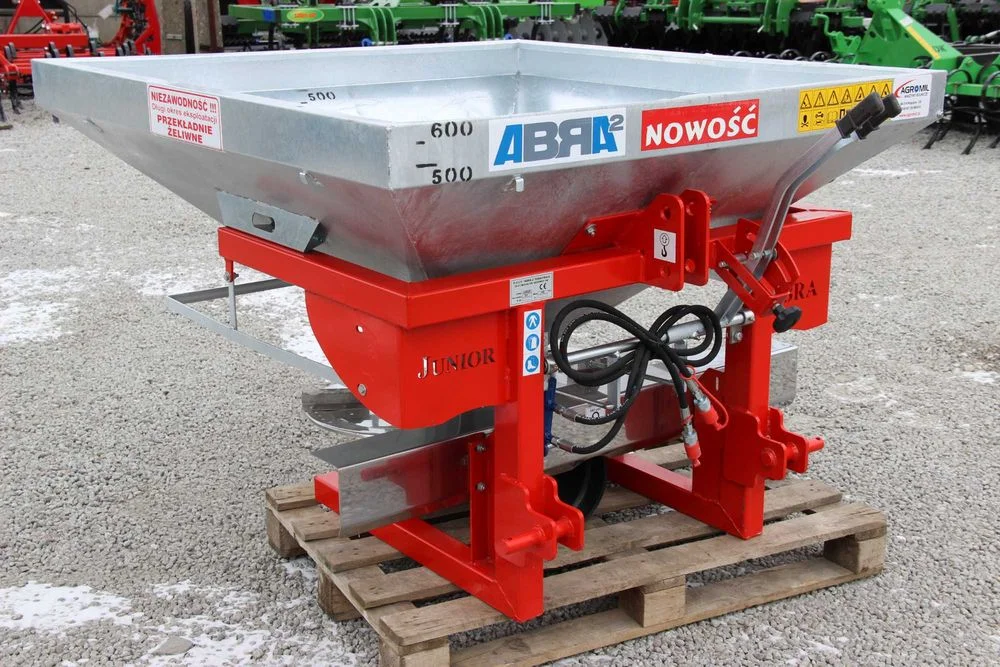 Rozsiewacz do nawozu dwutarczowy jednokomorowy ABRA 2 600L 800 L – zdjęcie 3