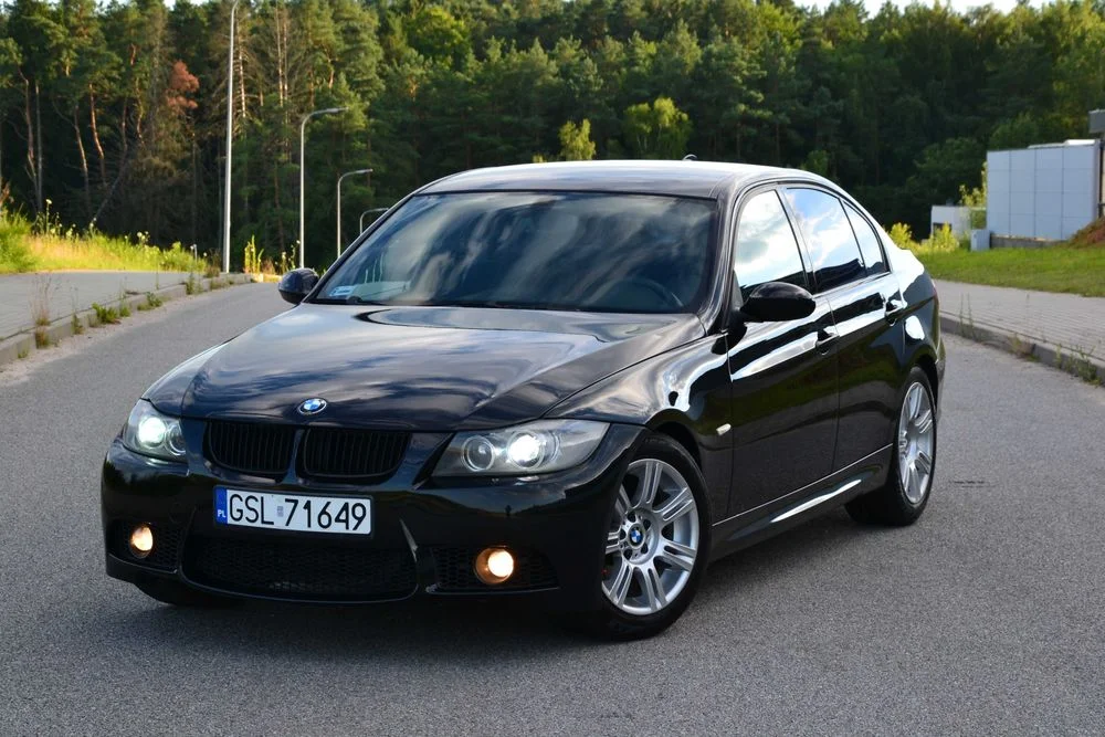 BMW e90 2.0b Sedan Mpakiet Navi Xenon PDC Alu 17