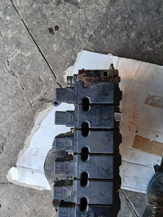 Rozdzielacz hydrauliczny 12 volt Danfos – zdjęcie 2