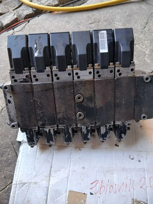 Rozdzielacz hydrauliczny 12 volt Danfos