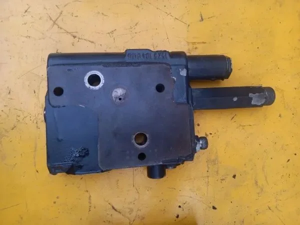 Rozdzielacz blok zaworowy sekcja New Holland TM190 – zdjęcie 2