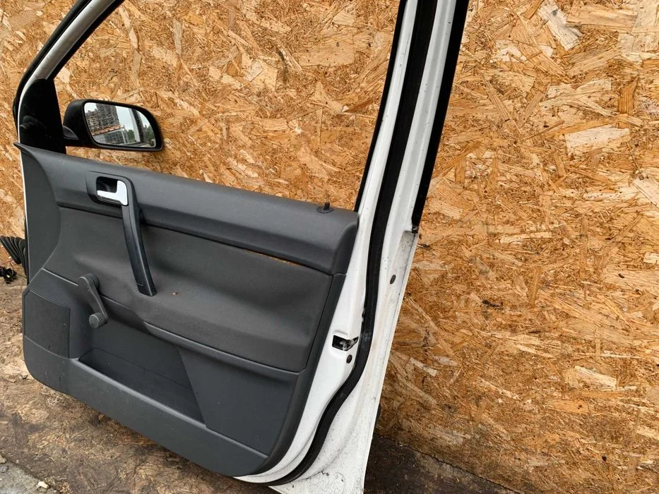 Volkswagen Polo IV 5D Drzwi Prawe Przednie Prawy Przód – zdjęcie 9