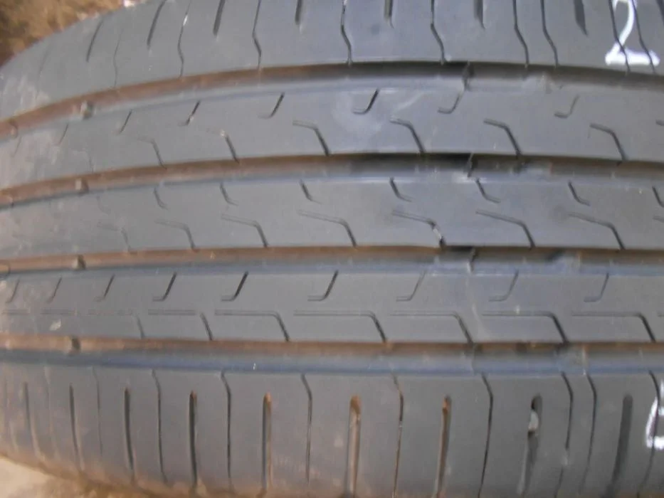 Opona Pojedynka 215/65R17 Continental Eco Contact 6 Dot 7.1Mm – zdjęcie 2