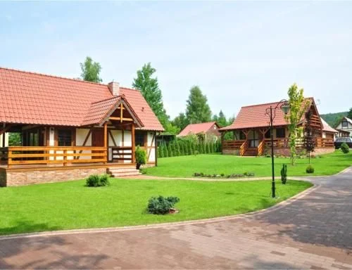Domek nad jeziorem Lubkowo na kaszubach domek z linią brzegową żarnowieckim morzem łódka rowery kajaki pomost miejsce na ognisko – zdjęcie 6