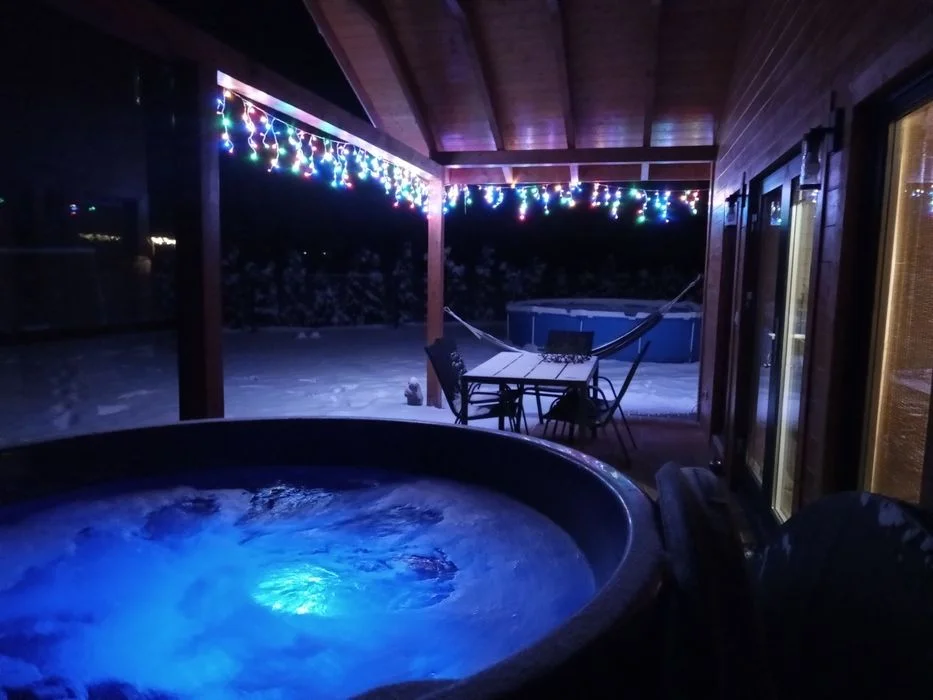 Wolny domek , balia, jacuzzi , jeziora , dla rodzin – zdjęcie 2