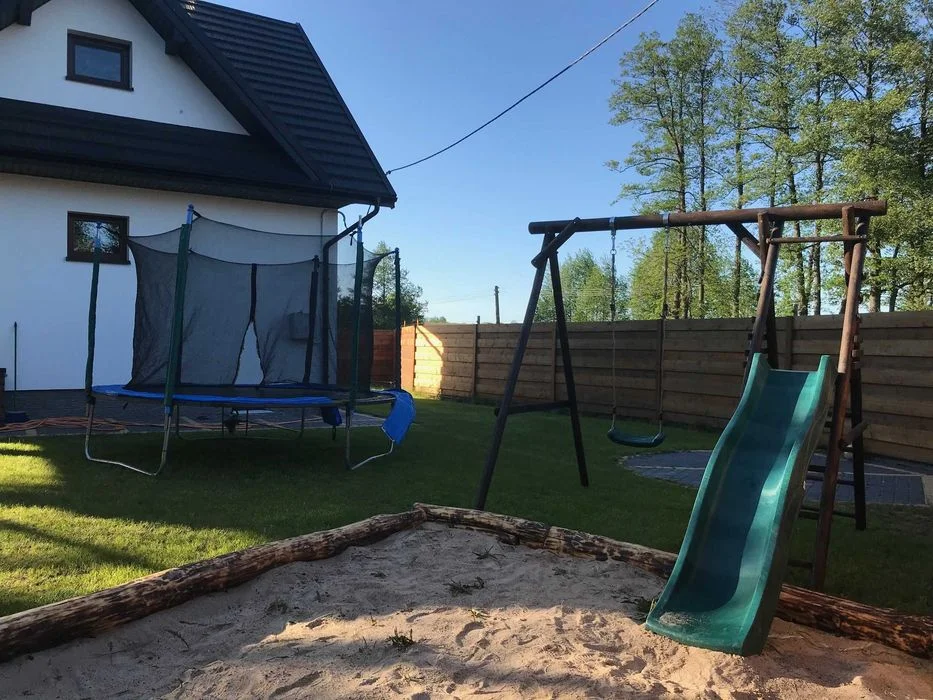 Domek całoroczny nad jeziorem z balia wynajem- Wolny terminy – zdjęcie 2