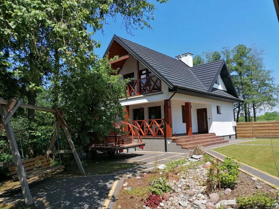 Domek całoroczny nad jeziorem z balia wynajem- Wolny terminy