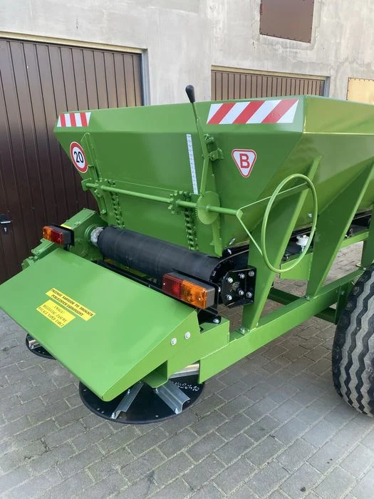 Rozsiewacz wapna RCW-3 piast – zdjęcie 5