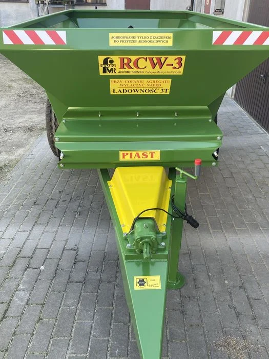 Rozsiewacz wapna RCW-3 piast – zdjęcie 2