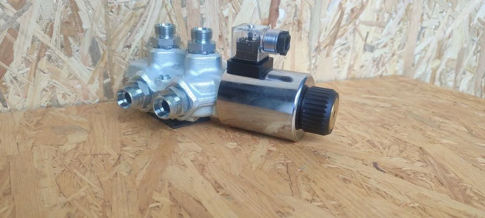Dzielnik hydrauliczny, Elektrozawór 6/2 90 l/min, Walvoil, Nimco SVB-04 do ładowaczy czołowych TUR 4, 6, 6A, 7, 8 Pol-Mot, Ursus – zdjęcie 4