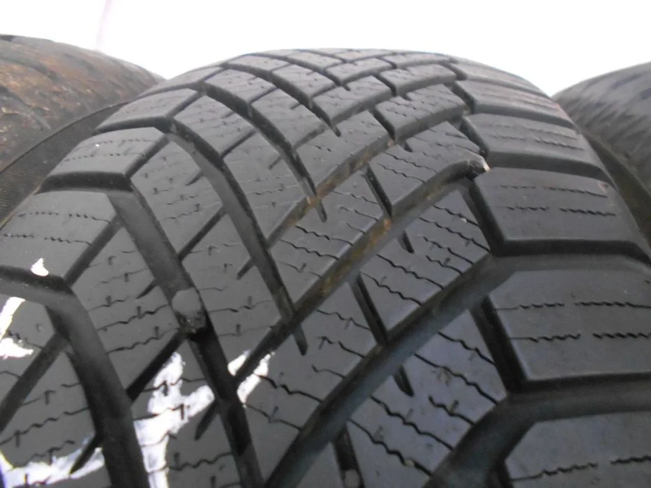Opony 215/65R17 Yokohama Bluearth Winter V906 Dot 2824 7.5Mm – zdjęcie 4