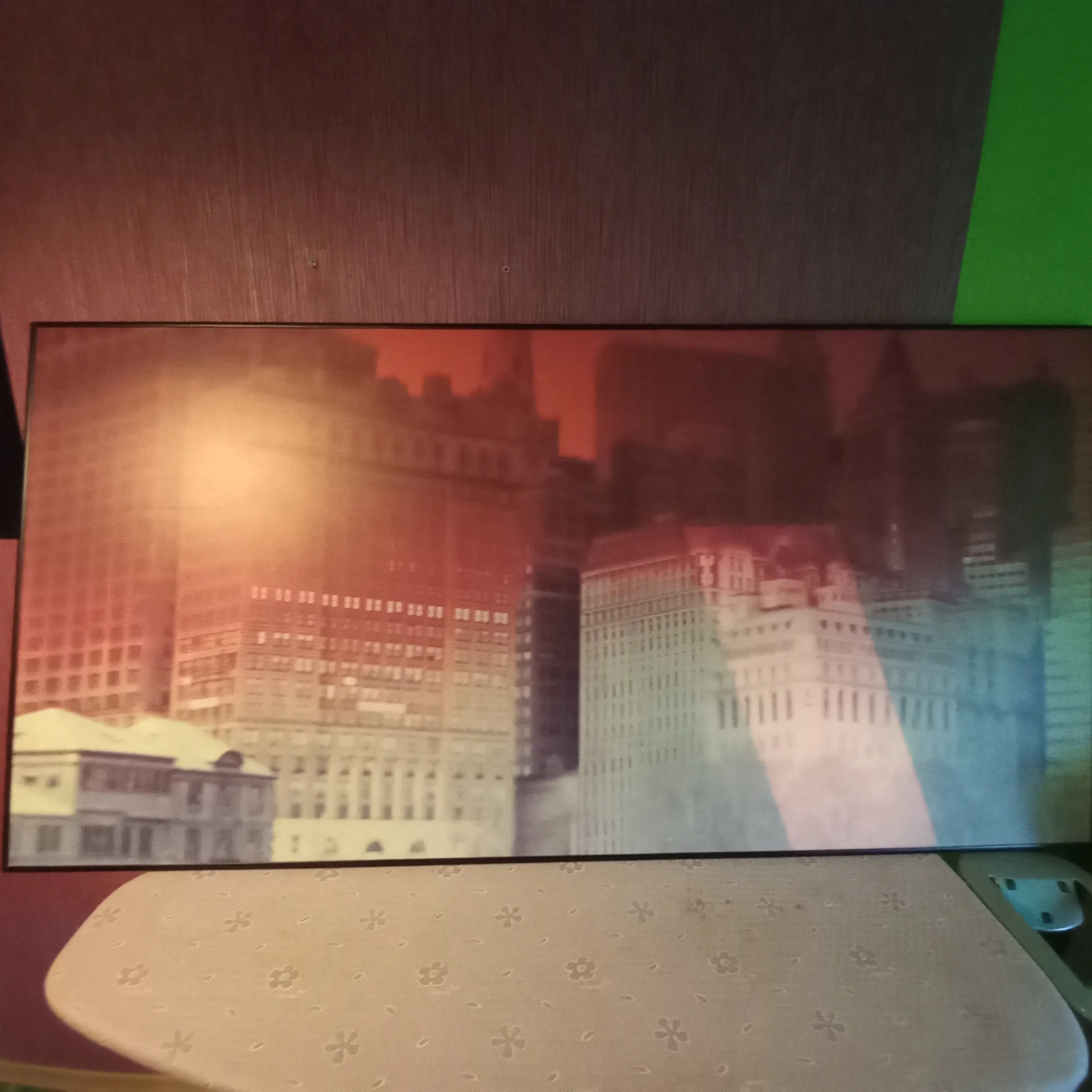Grafika "miasto nocą" + kolekcja zdjęć 3D z Marlin Monroe