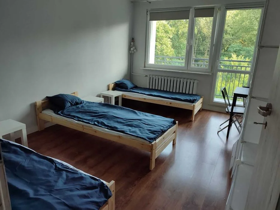 Kwatery/Pokoje/Noclegi pracownicze Ruda Slaska Czarnolesna – zdjęcie 4