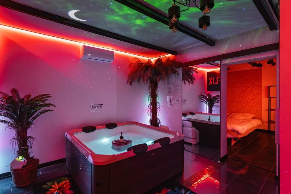 Domek Apartament Dwupokojowy LOVE SPA JAUCUZZI w pokoju na wyłączność na życzenie śniadanie do pokoju grill strefa jacuzzi na zewnątrz rowery e-bike