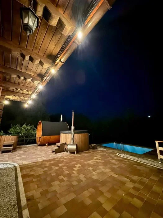 Domek Leśne SPA – sauna, jacuzzi, noclegi w górach już od 120 zł/osoba Luksusowe Domki w Górach nad Jeziorem – Jacuzzi Sauna