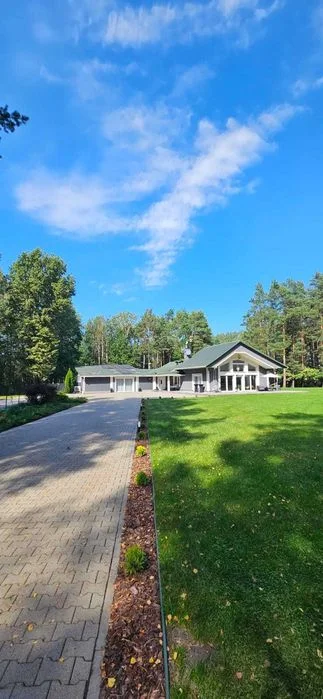 Willa w lesie z sala banietowa na imprezy wesela szkolenia
