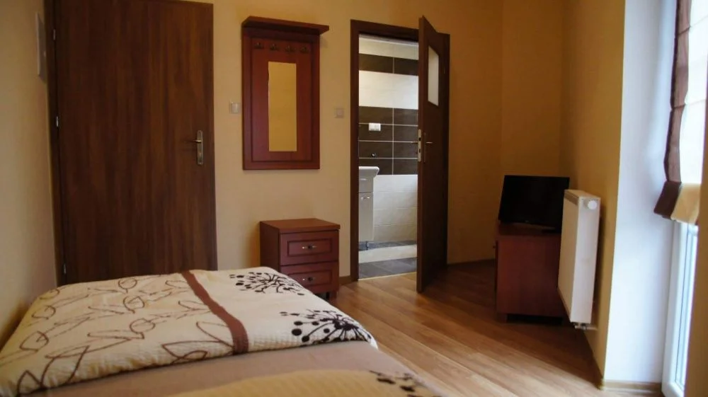 Noclegi Żory -Willa 72, pokoje, hotel, pokoje dla pracowników firm – zdjęcie 7