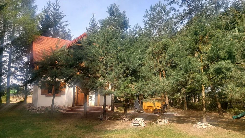 Dom nad jeziorem kiełpińskim LAS balia łódka – zdjęcie 2